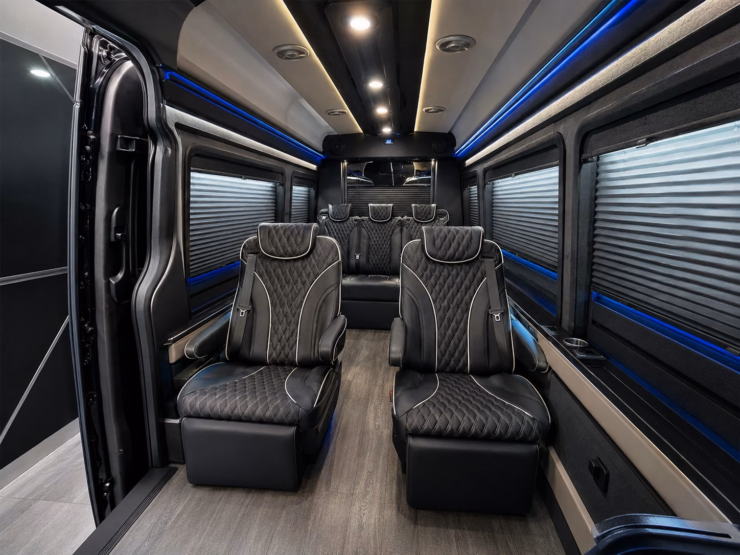booking airport shuttles for festival international mardi gras and cajun country events
